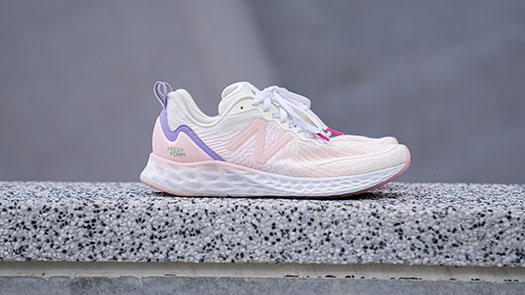 忠孝館10F new balance 台灣限定女款Tempo