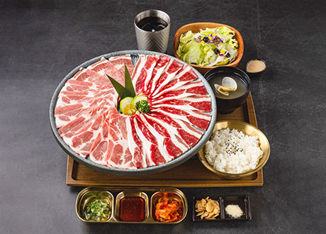 美國牛胸腹&活菌豚梅花雙拼