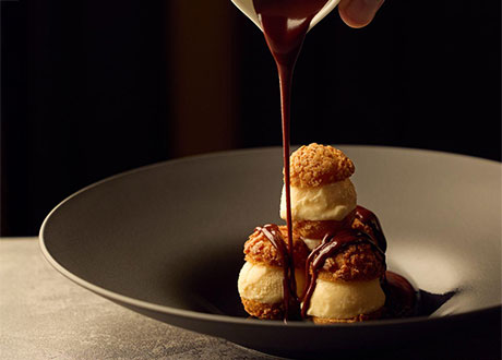  香草冰淇淋泡芙・熱法芙娜巧克力